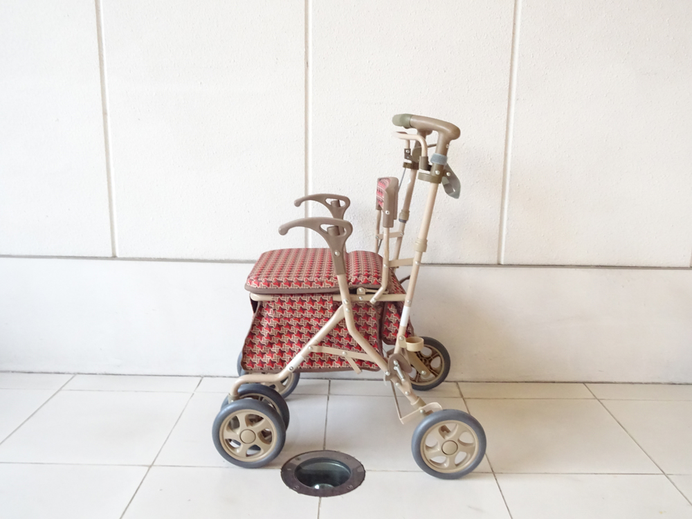 介護用品　販売