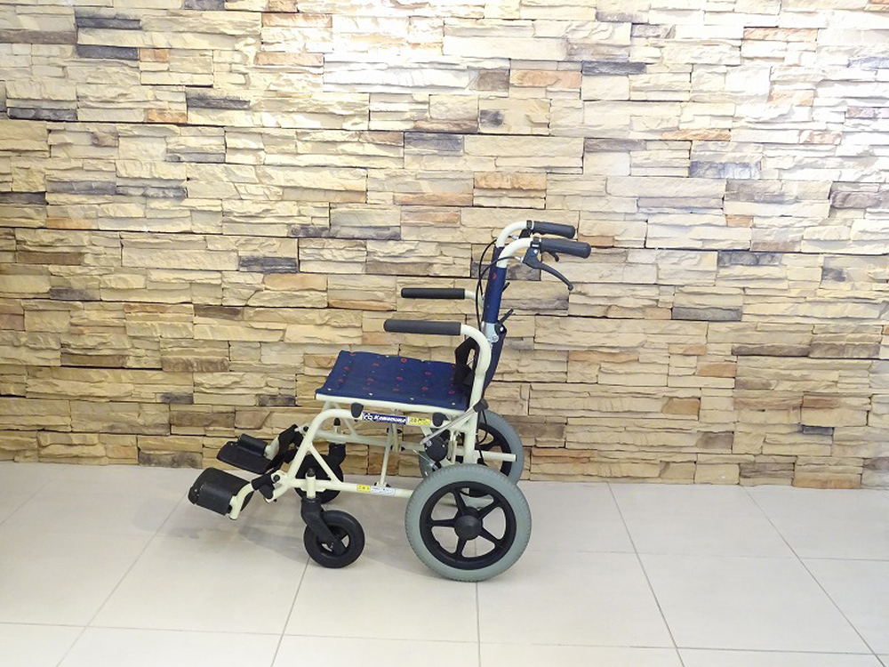 介護用品　車椅子