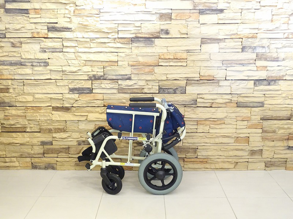 介護用品　車椅子