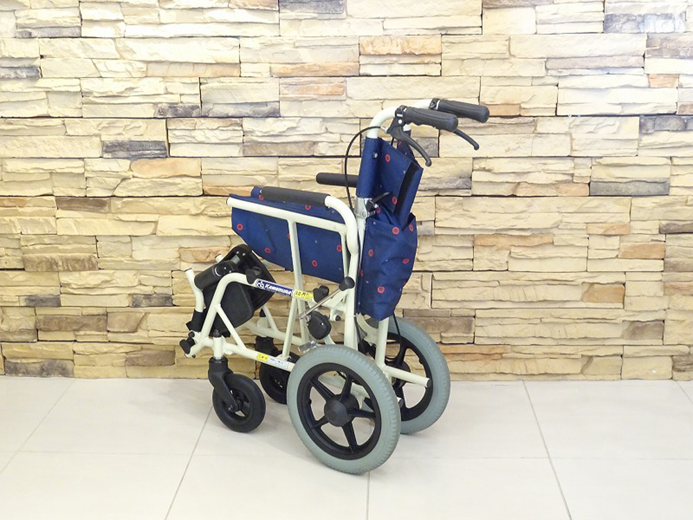 介護用品　車椅子