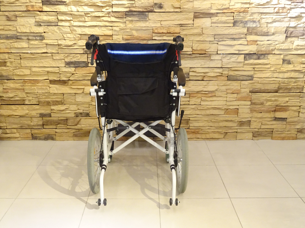介護用品　車椅子