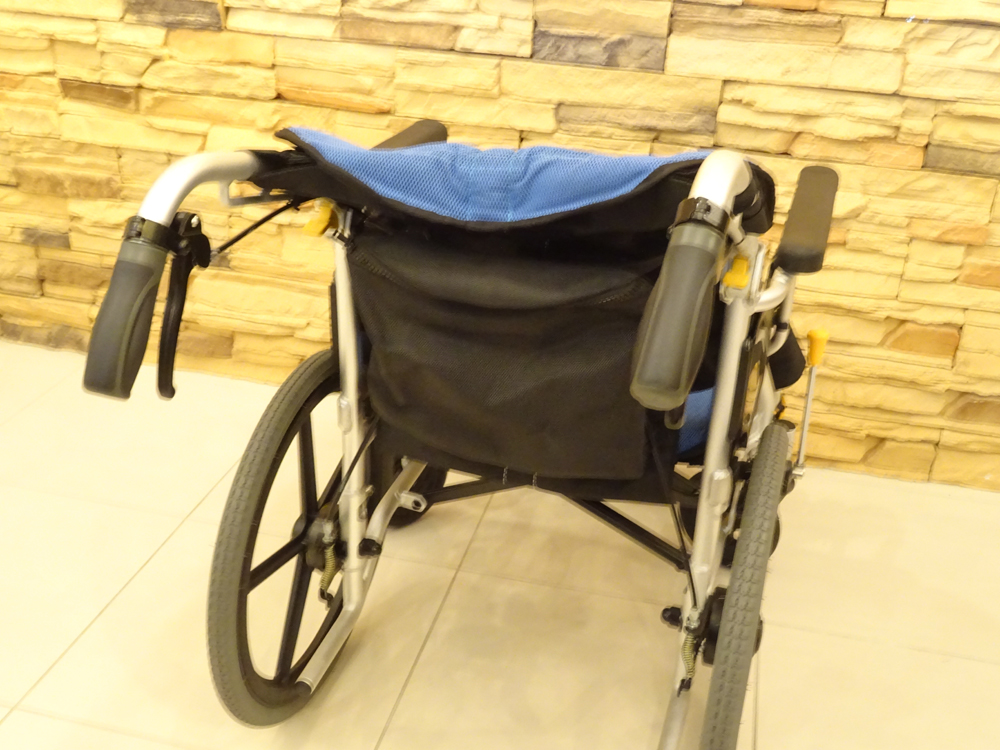 介護用品　車椅子