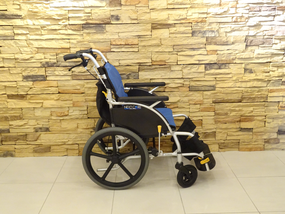 介護用品　車椅子
