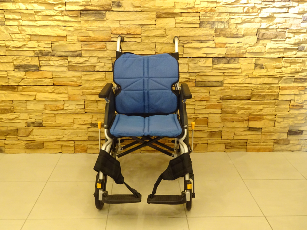 介護用品　車椅子