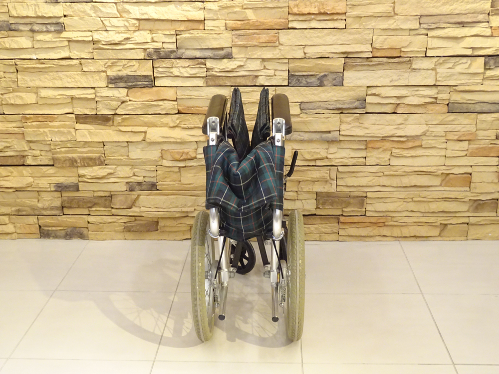 介護用品　車椅子