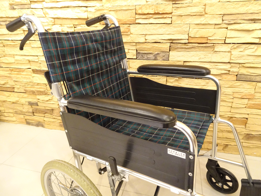介護用品　車椅子