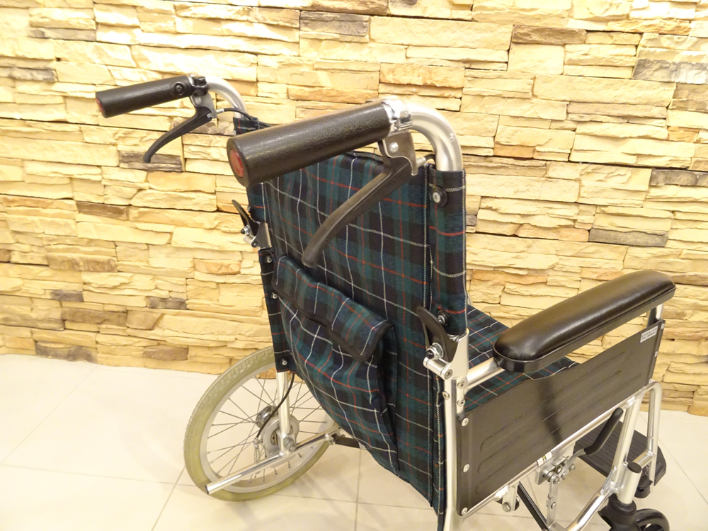介護用品　車椅子