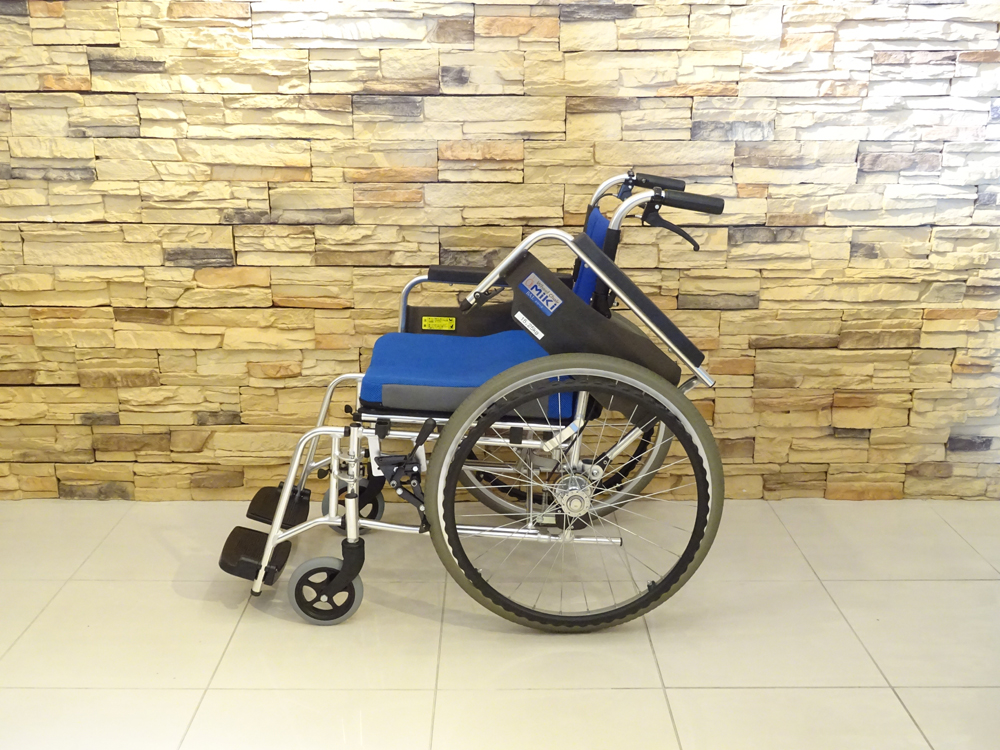 介護用品　車椅子