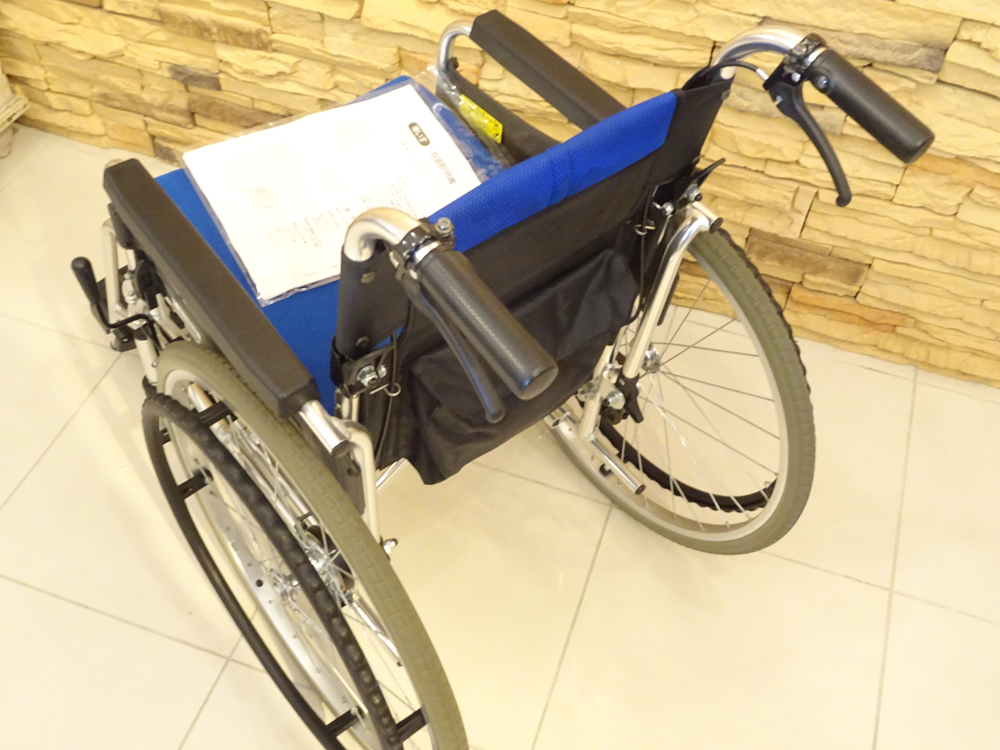 介護用品　車椅子