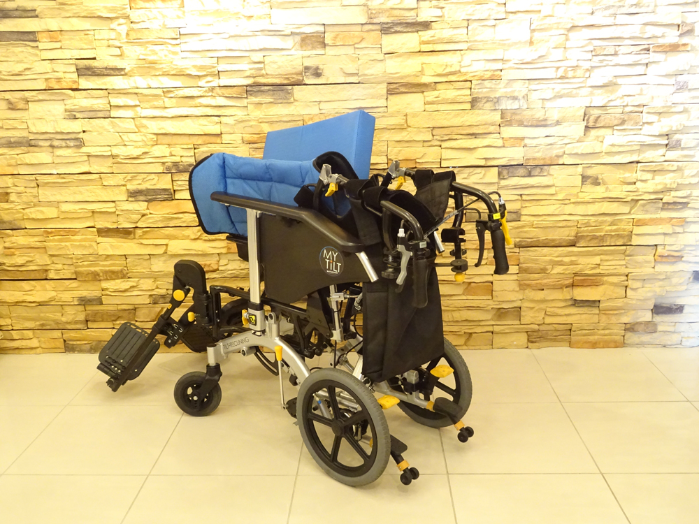 介護用品　車椅子