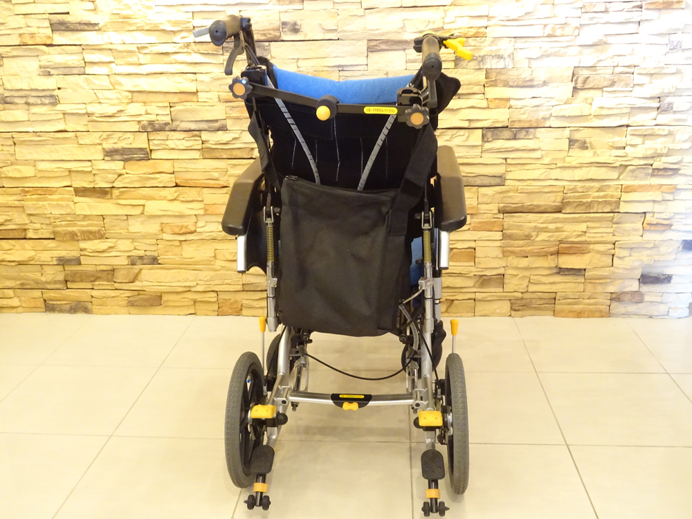 介護用品　車椅子