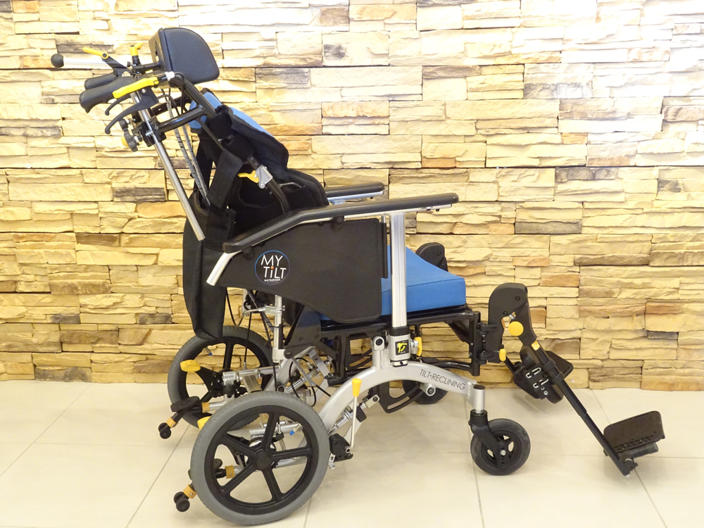 介護用品　車椅子