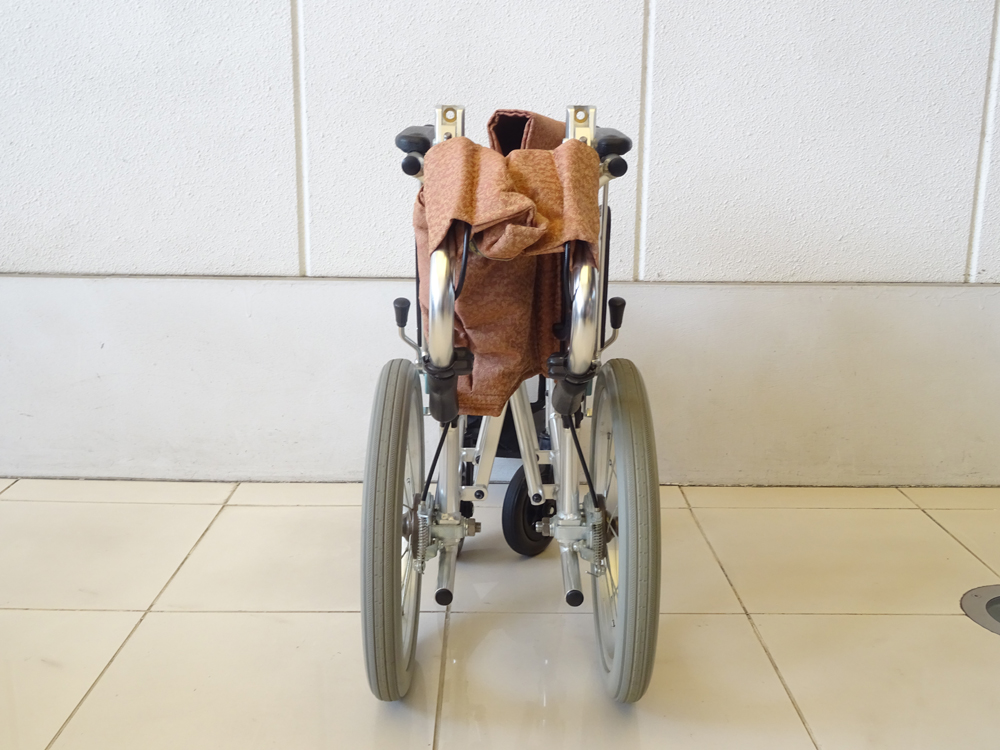 介護用品　車椅子