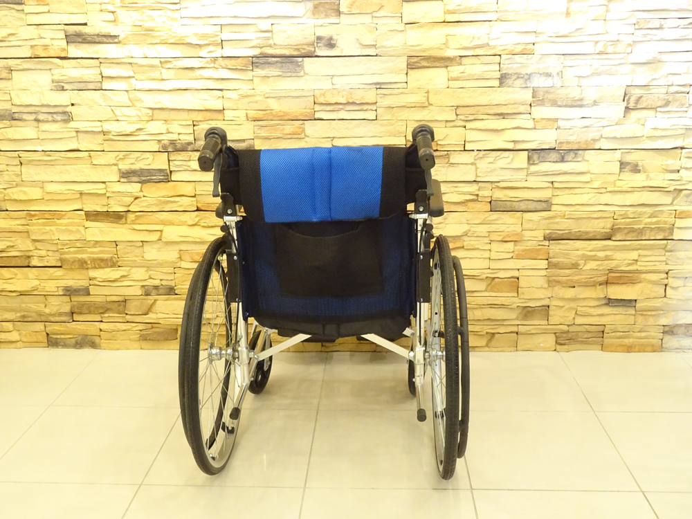 介護用品　車椅子