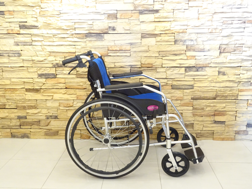 介護用品　車椅子