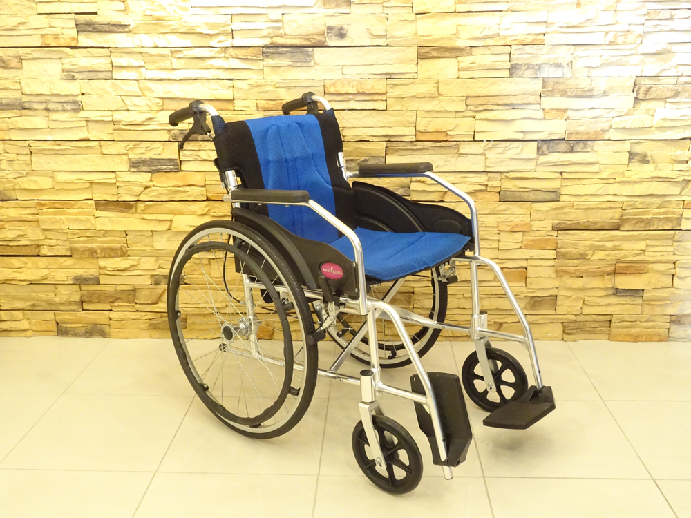 介護用品　車椅子