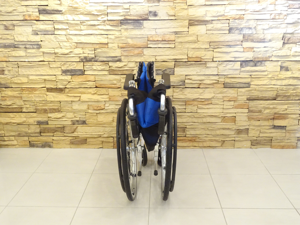 介護用品　車椅子