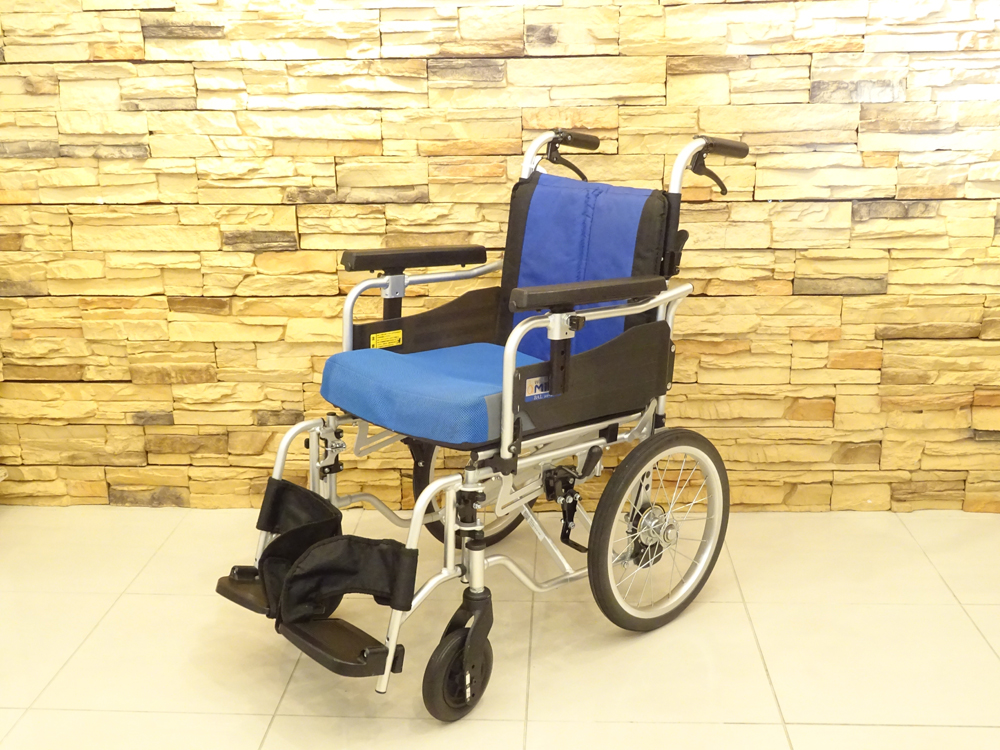 介護用品　車椅子