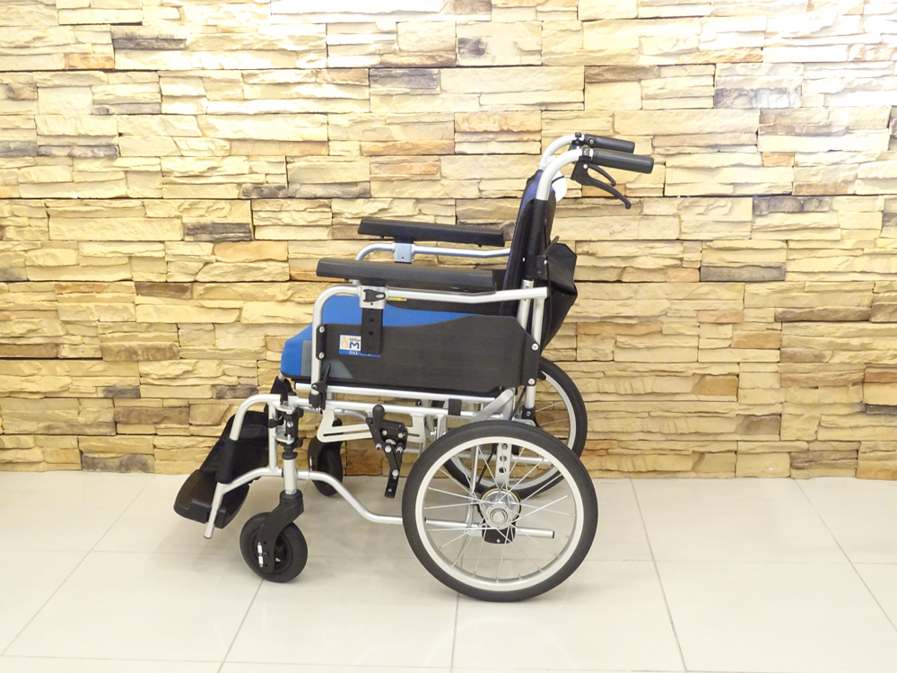 介護用品　車椅子