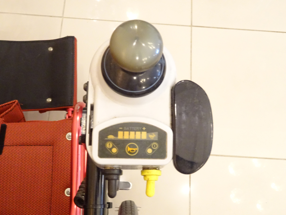 介護用品　車椅子