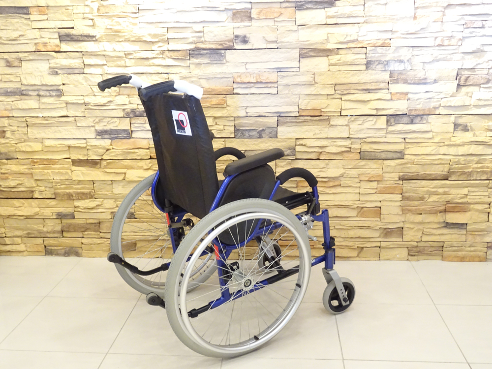 介護用品　車椅子