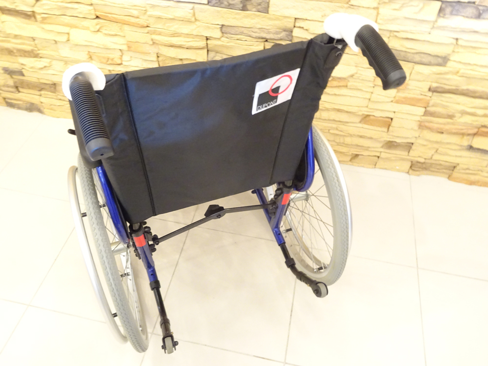 介護用品　車椅子