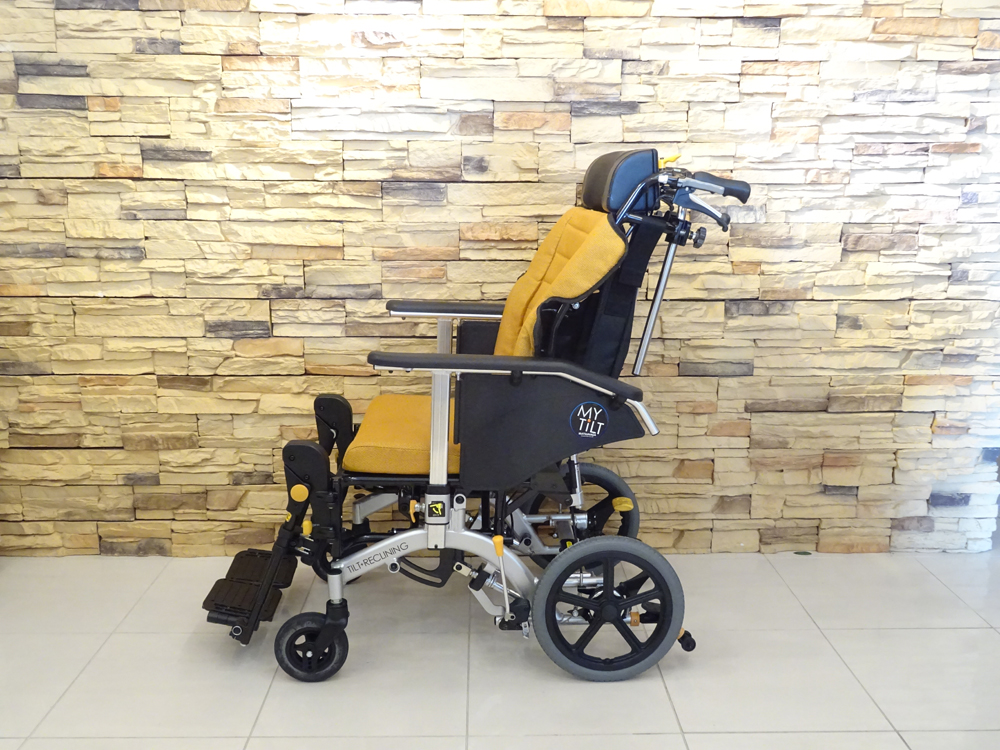 介護用品　車椅子